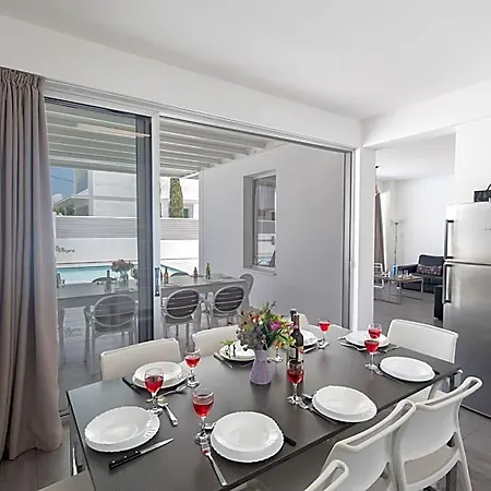 Hotel Ccv4 Protaras